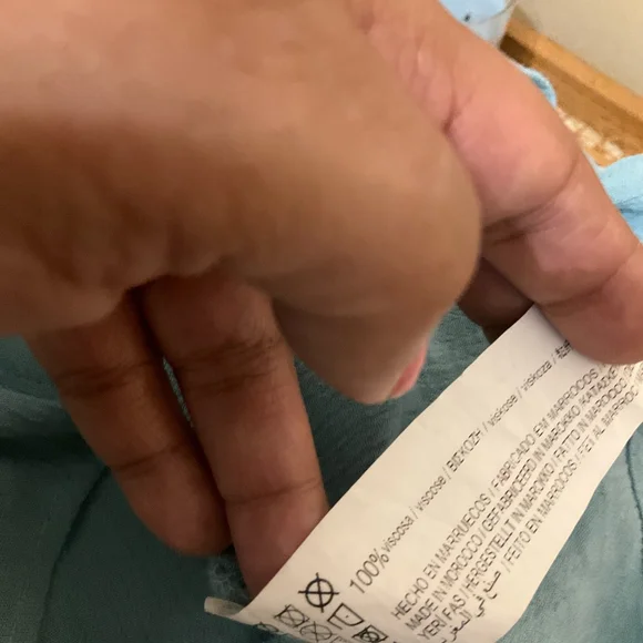 Pull & Bear Women’s Large Sky Blue cropped button up shirt - Picture 4 of 4